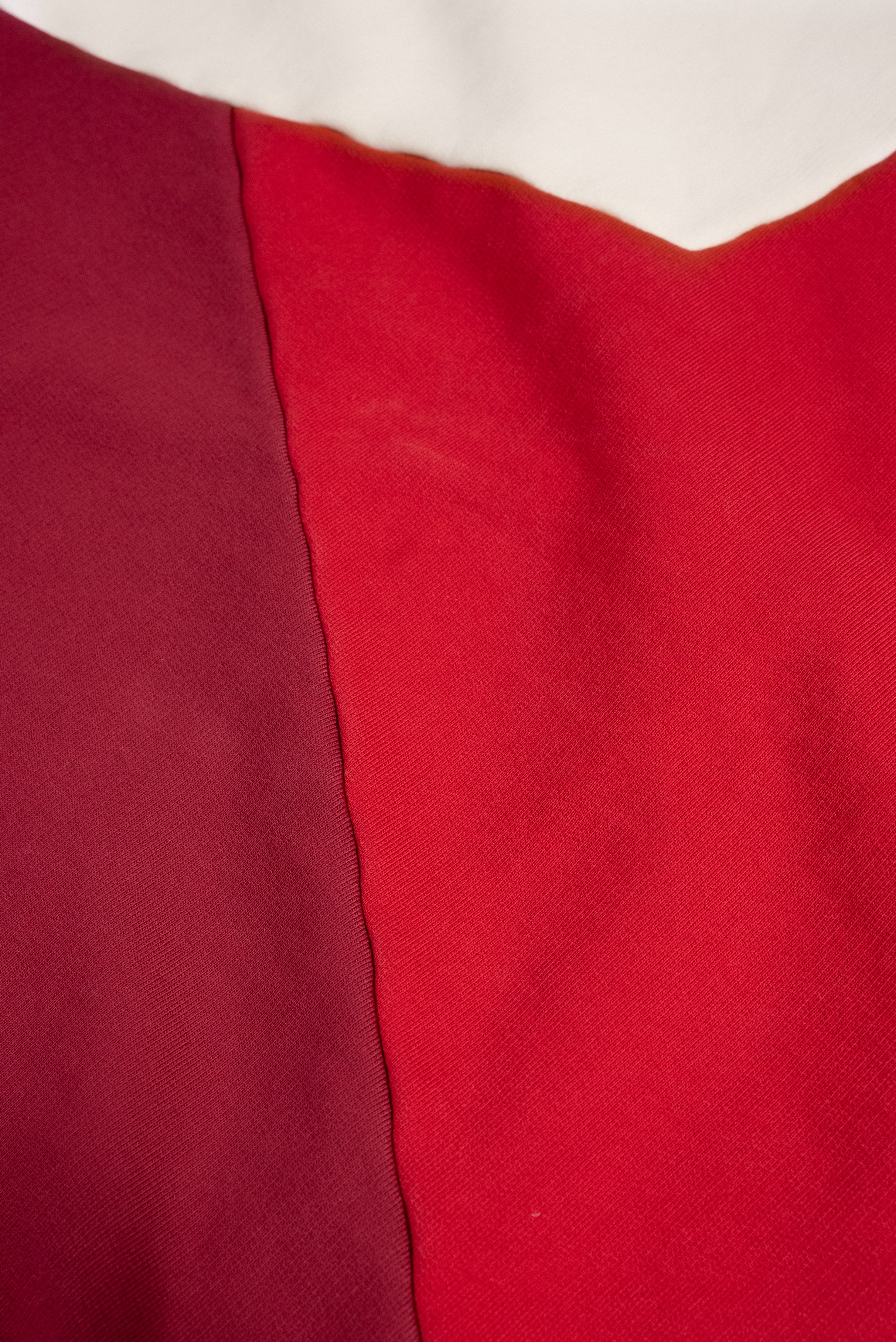 Cadenza Crewneck - Ivory Red
